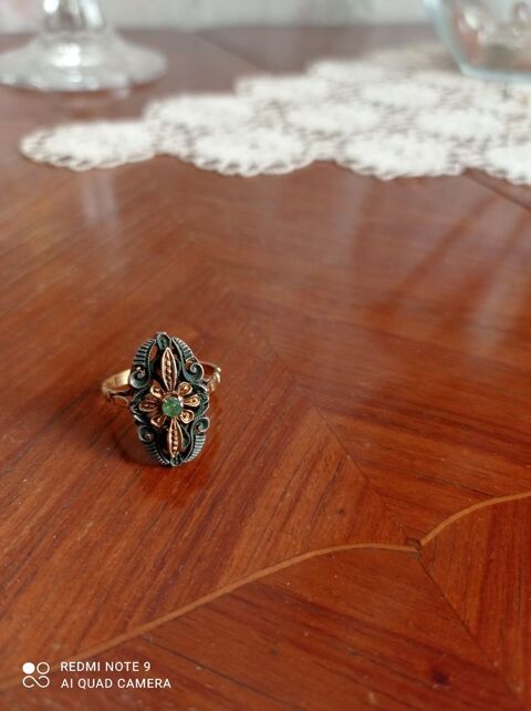 bague marquise en or jaune or gris et emeraude 0 Paris 20 (75)