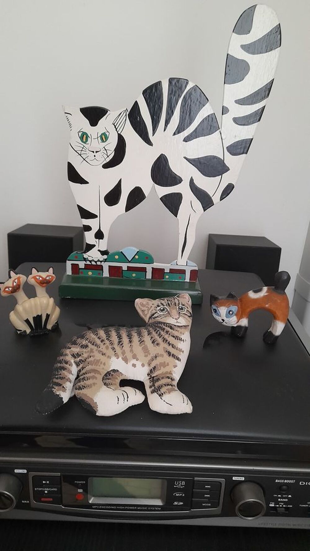 4 CHATS CHERCHENT FOYER Décoration