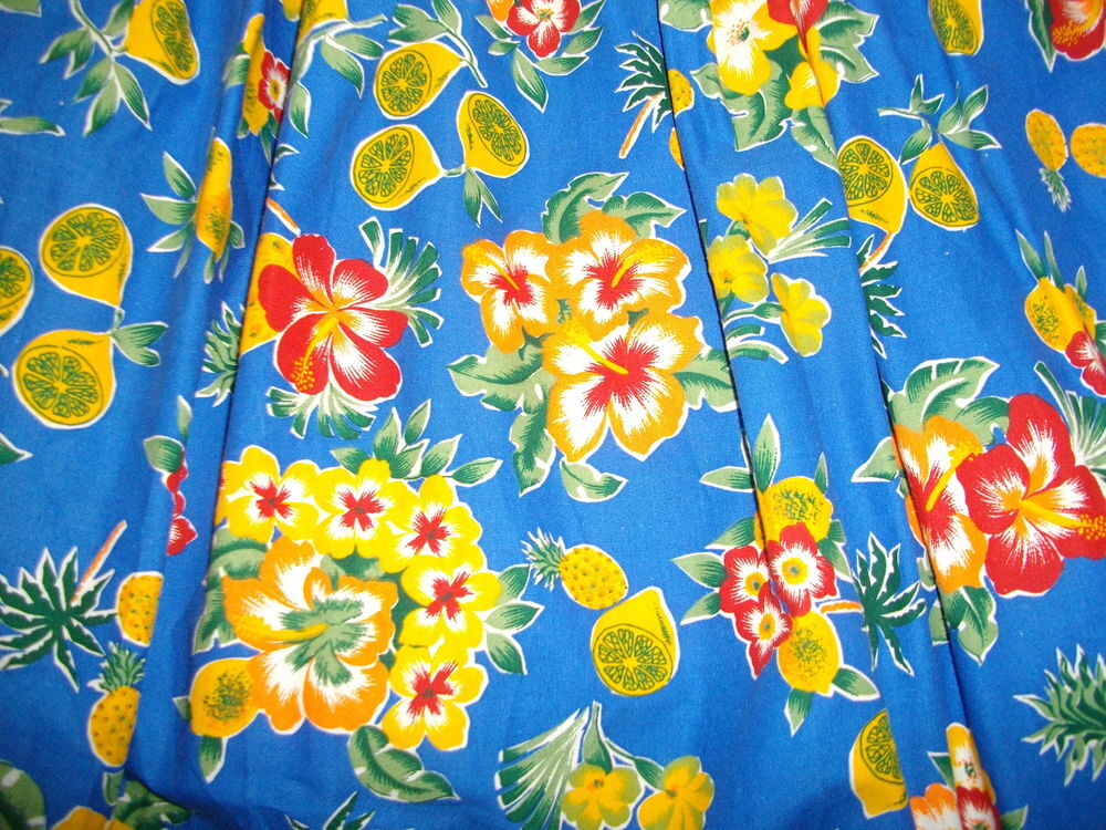 Jupe bleue &agrave; fleurs - Taille : 46/48 Vêtements