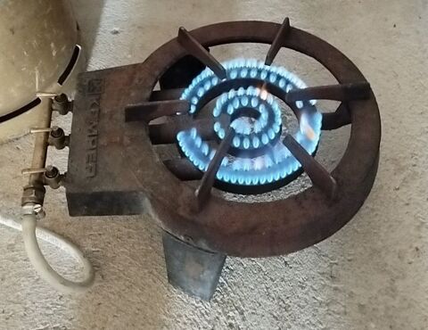 trepied gaz 
30 Thaon-les-Vosges (88)