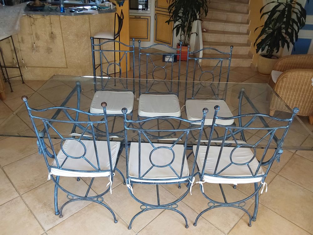 Table fer forg&eacute; artisanale et ses 6 chaises Meubles