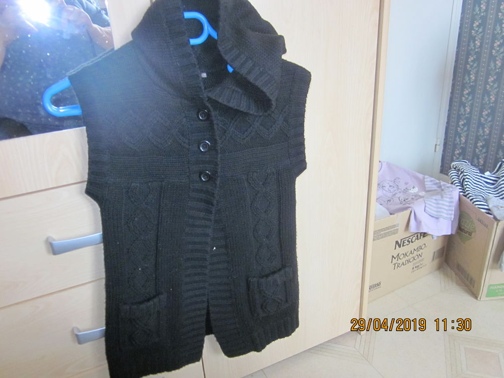 lot de diff&eacute;rents v&ecirc;tements fille 12 ans Vêtements enfants