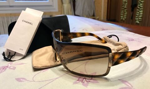 LUNETTES DE SOLEIL CHANEL 150 La Valette-du-Var (83)