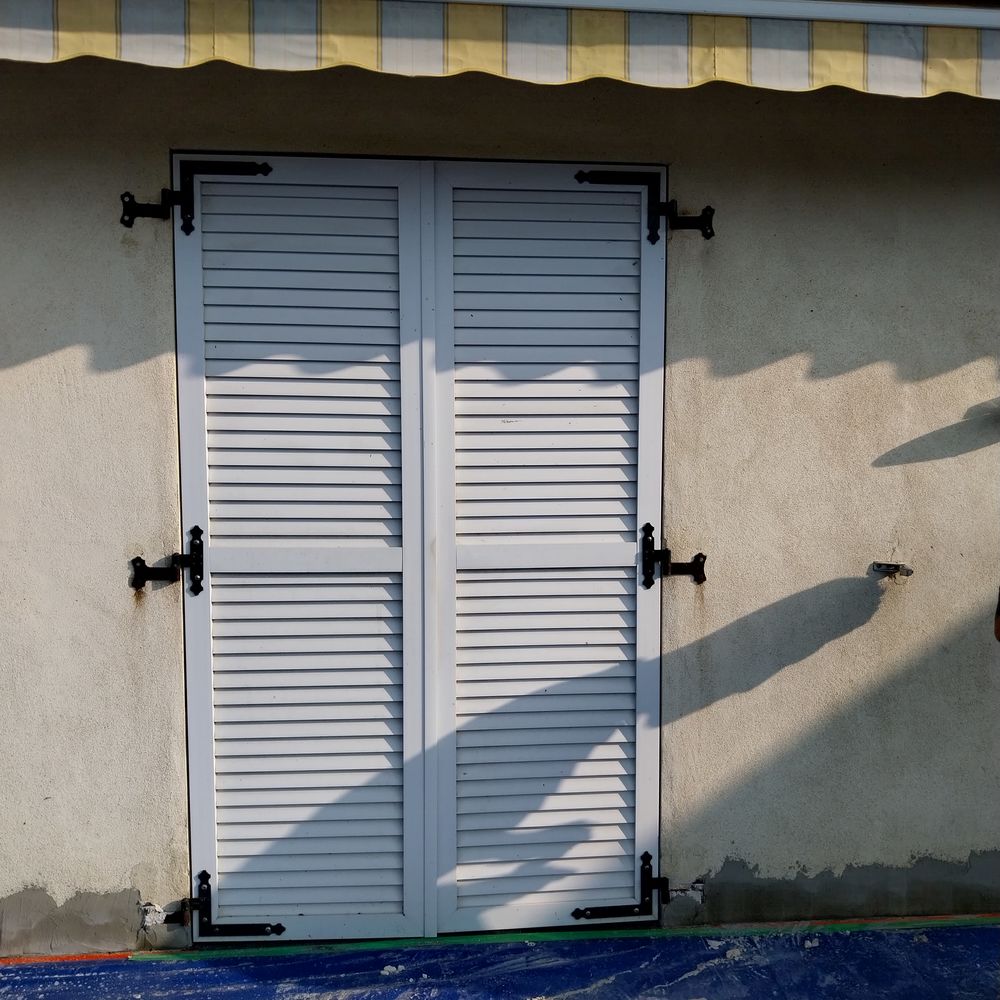 VOLETS BATTANTS PVC Bricolage