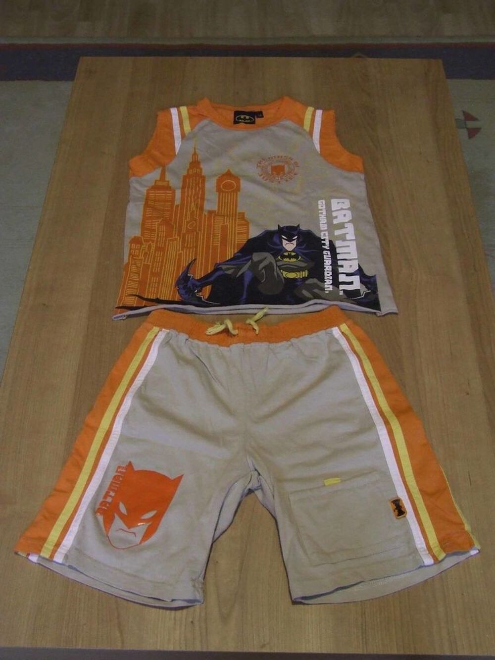 Ensemble, d&eacute;bardeur et short, BATMAN, 8&nbsp;ans, TBE Vêtements enfants