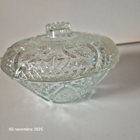 Grande bonbonnière sucrier drageoir en verre travaillé ronde 10 Saumur (49)