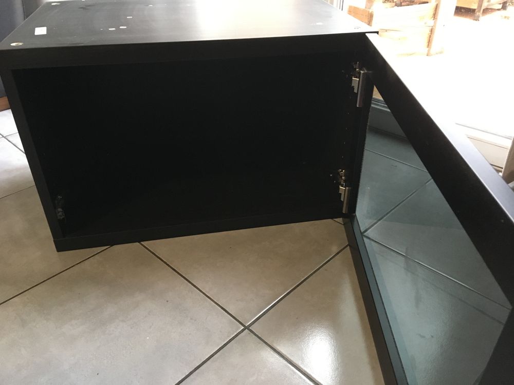 Etag&egrave;re porte vitr&eacute;e Meubles