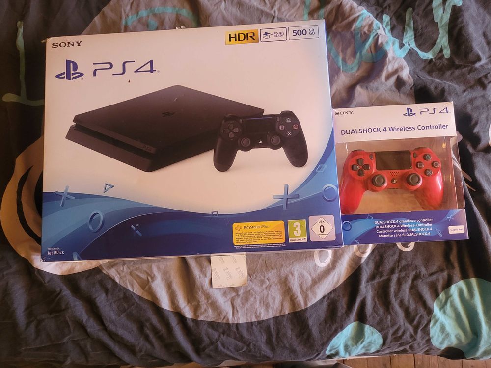 PS4 SLIM 500 GO + MANETTE OFFICIELLE Consoles et jeux vidéos