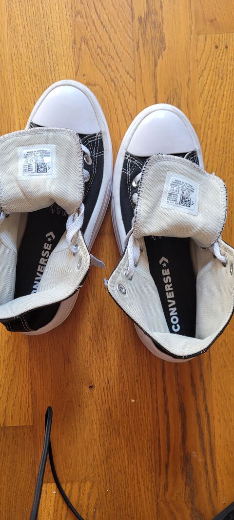 Chaussures Converse. 30 Moissy-Cramayel (77)