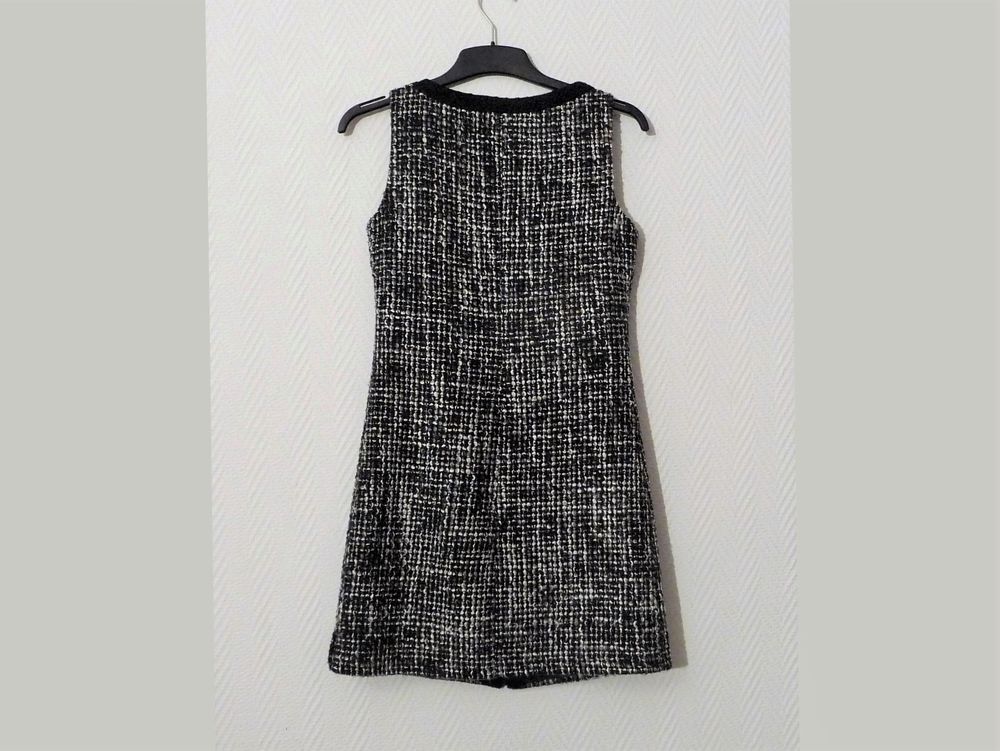 Robe Noir et Blanc sans manches- Taille 36- Naf Naf Vêtements