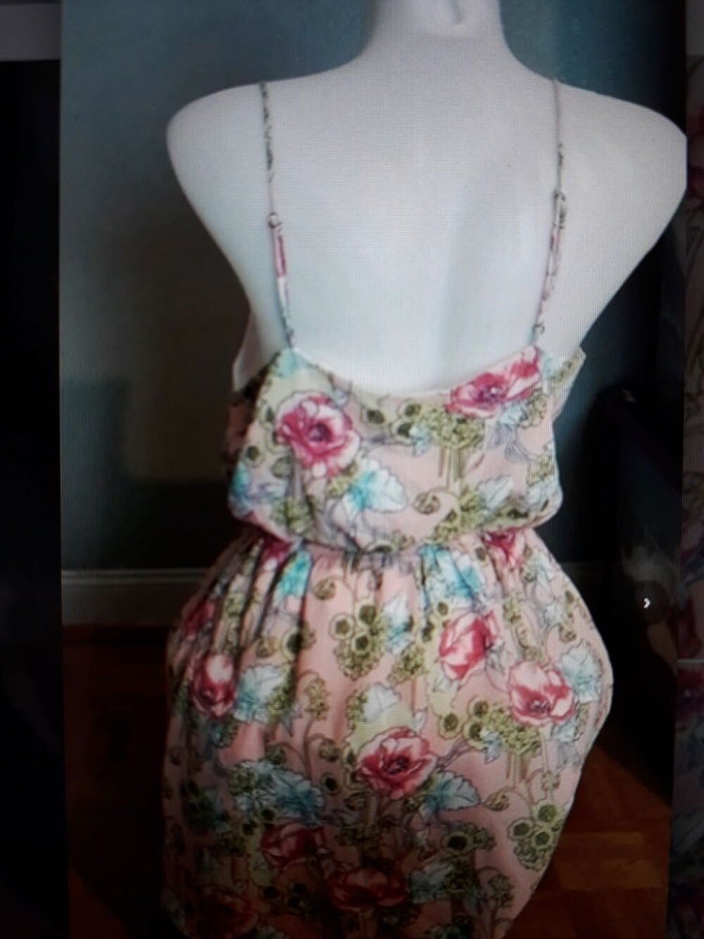 Robe &agrave; fleurs Vêtements