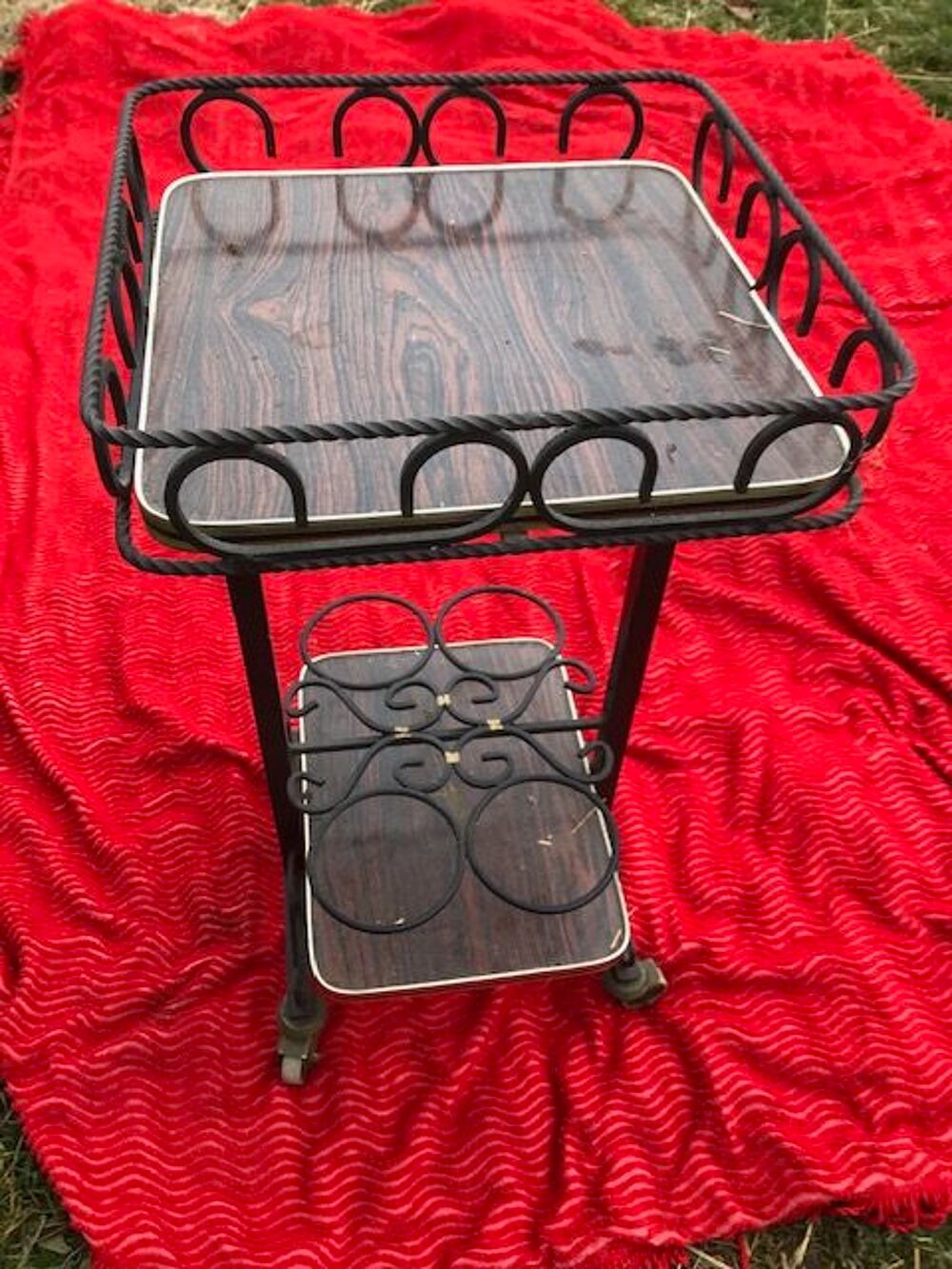 Table &agrave; roulettes 1960 