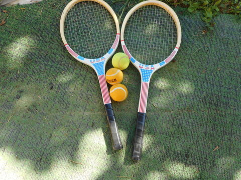 2 RAQUETTES DE TENNIS ET 3 BALLES 10 Mazan (84)