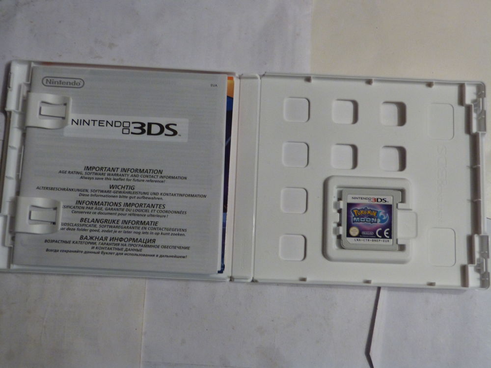 JEU NINTENDO 3 DS - POKEMON LUNE Consoles et jeux vidéos