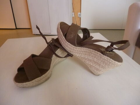 Sandales compenses 15 Bourg-en-Bresse (01)