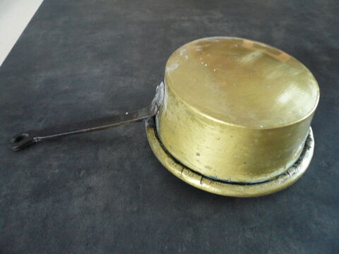Ancienne casserole cuivre jaune et fer forg� 10 Boisset-et-Gaujac (30)