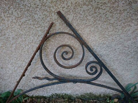 Ferronnerie de dcoration en forme de triangles x 2
20 Lyon 7 (69)