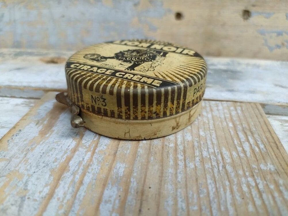 Anciennes Boites Publicitaires Cirage Lion Noir 
