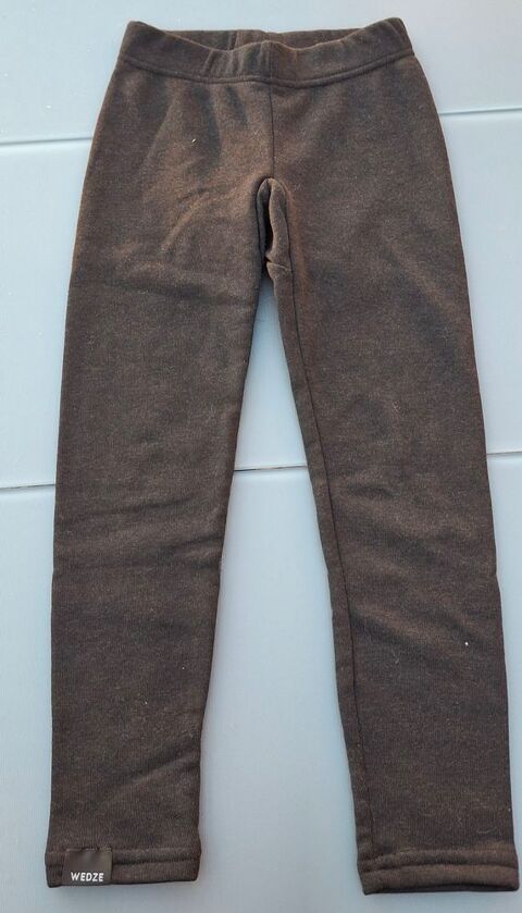 Pantalon thermique noir d�cathlon taille 6 ans 4 Villiers (86)