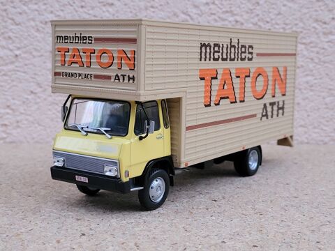 Berliet 560 K ?Dauphin' fourgon de dmnagement 28 Limay (78)