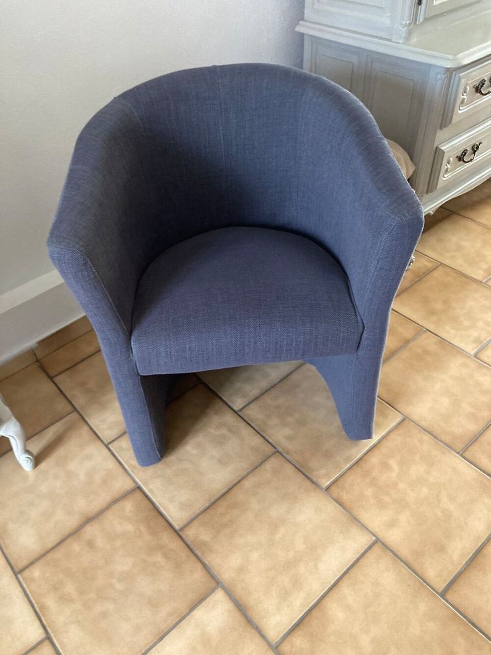 Fauteuil . Meubles