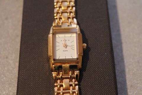 MONTRE FEMME NEUVE, CADRAN RECTANGULAIRE, TRES ELEGANTE 49 Vitry-sur-Seine (94)