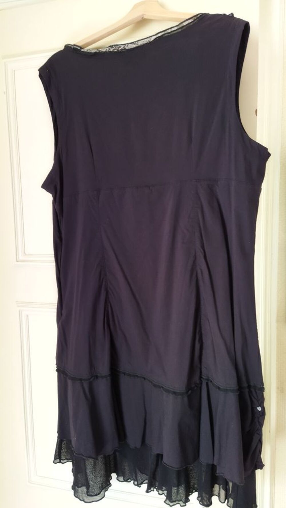 robe d'&eacute;t&eacute; 
trop petite pour moi donc je la re Vêtements