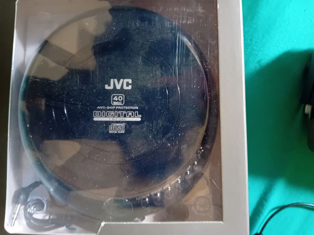 Cam&eacute;scope num&eacute;rique GR-D328EF avec baladeur CD A PILS JVC Photos/Video/TV