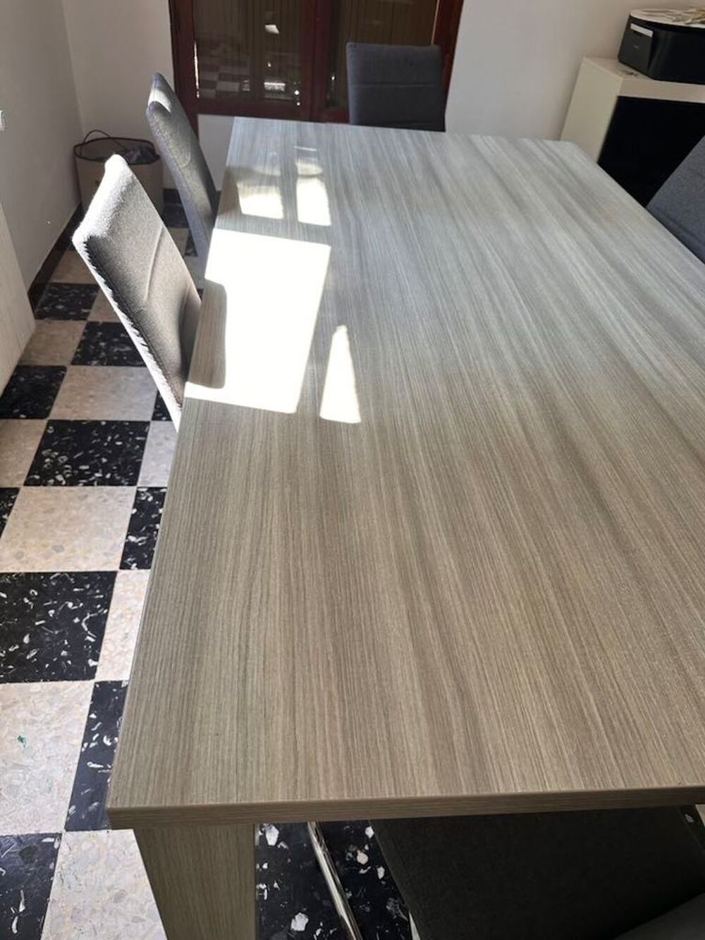 table et 6 chaises Meubles