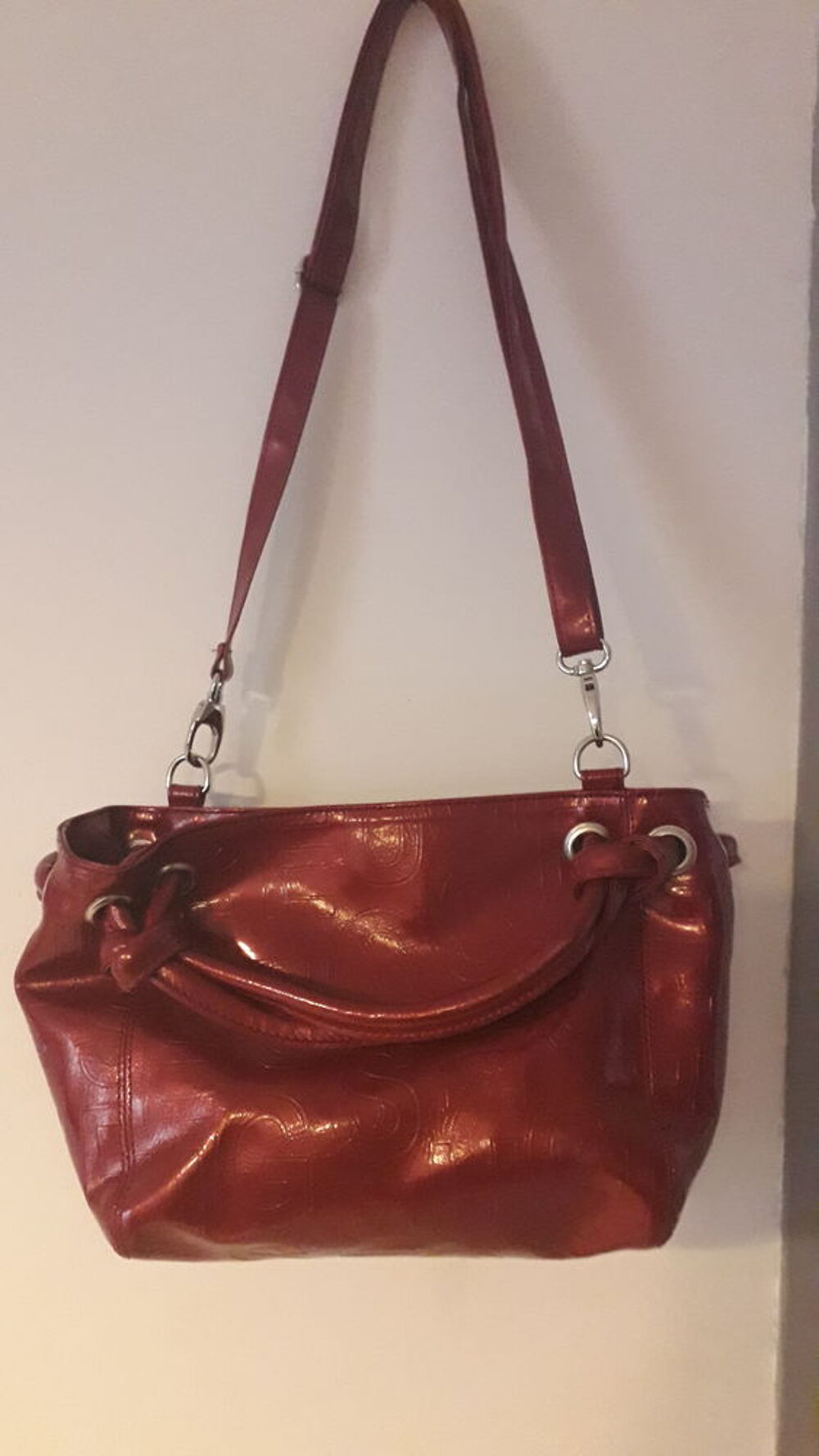 Sac &agrave; main et bandouli&egrave;re tr&egrave;s jolie 15 euros Maroquinerie