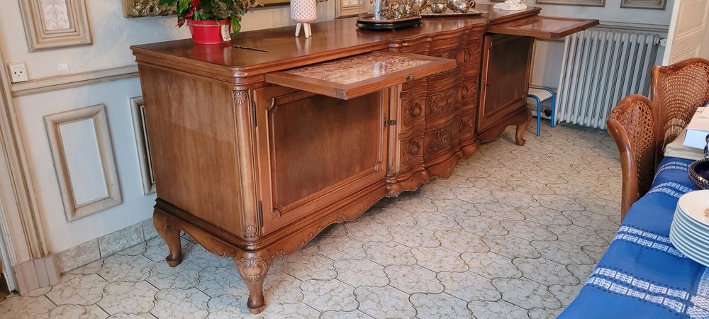 buffet bas,table et chaises Meubles