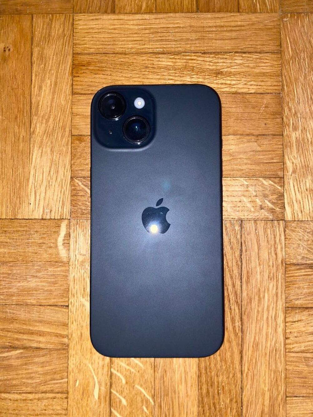 Iphone 15 noir (128g) Téléphones et tablettes