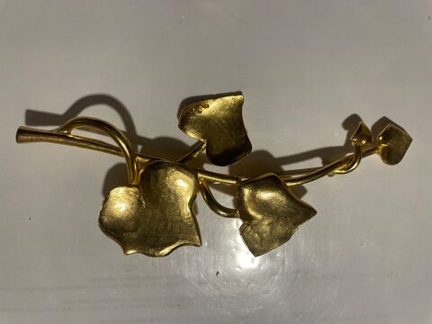 Broche dorée Feuille lierre ANTIGONA 70 Vigneux-sur-Seine (91)