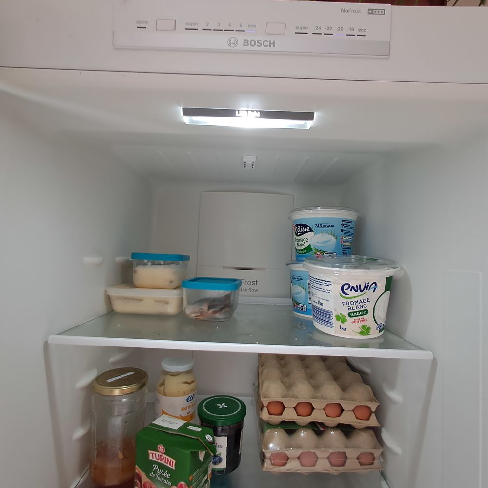 R&eacute;frig&eacute;rateur combin&eacute; BOSCH KGN39VLEB Electroménager