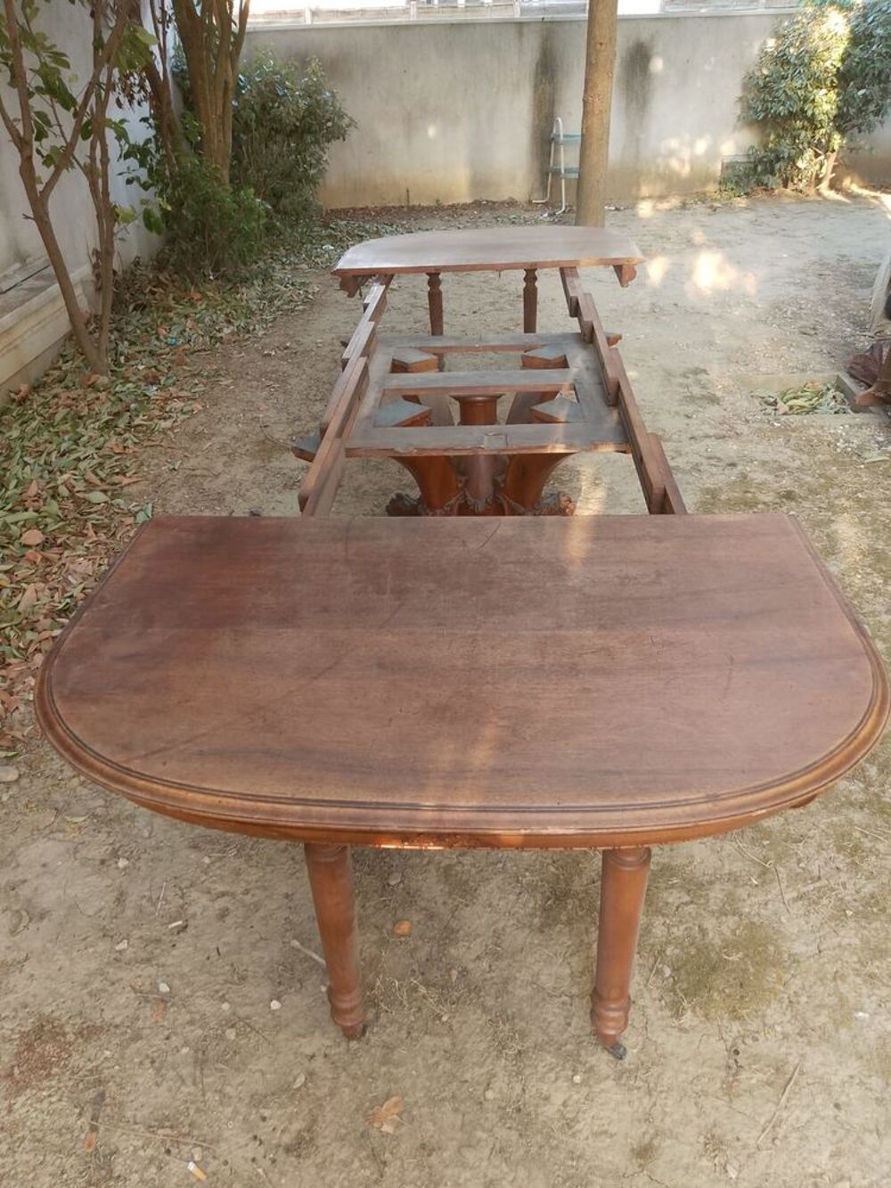 Tr&egrave;s grande table familiale Meubles