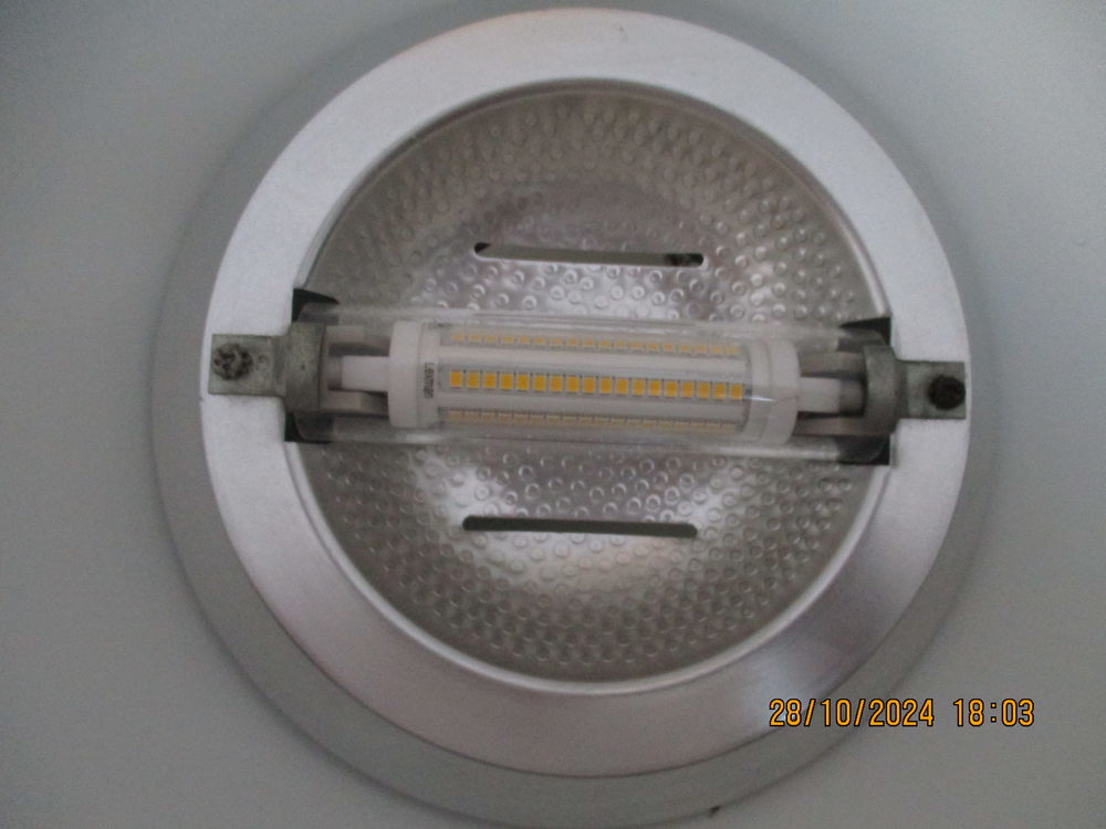Lampe halog&egrave;ne Décoration