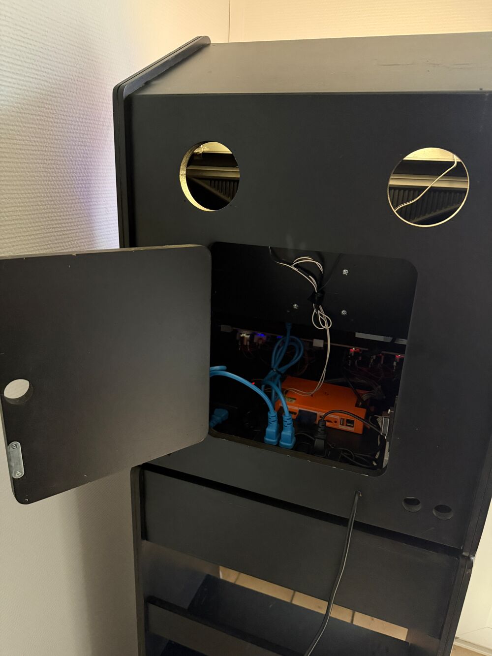 Borne arcade 
Consoles et jeux vidéos