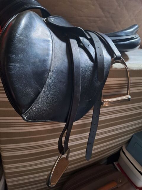 Selle cheval cuir 150 Grenoble (38)