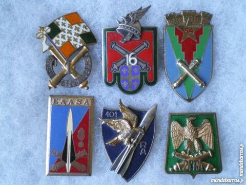 MILITARIA    Insignes d'Artillerie 30 Saint-Raphaël (83)