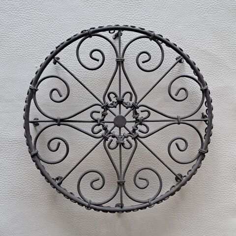 dessous de plat ou de pot de fleur en dentelle de fer patin� 5 Carnon Plage (34)