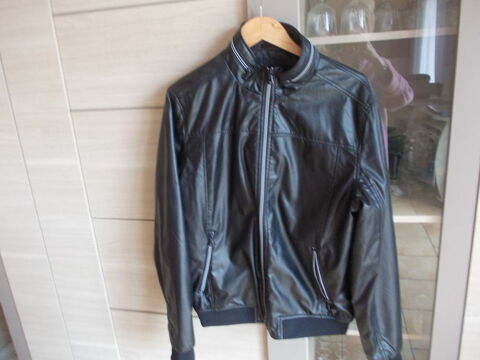 BLOUSON NOIR CELIO 25 Limours (91)