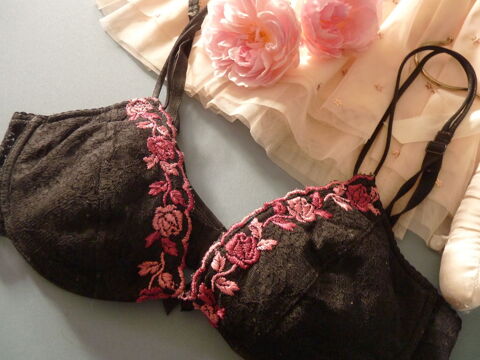lingerie femme soutien gorge noir rose 90C TBE 25 Brienne-le-Château (10)