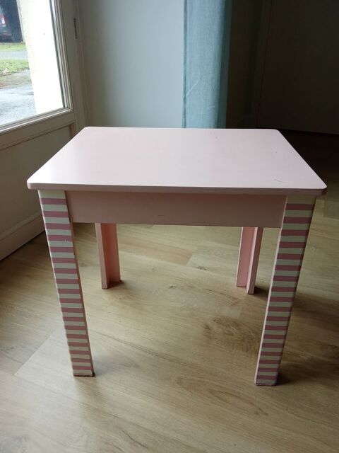 Table enfant 5 Beaupr�au (49)