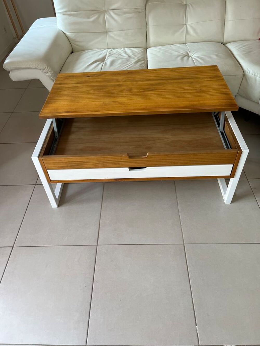 TABLE RELEVABLE Meubles