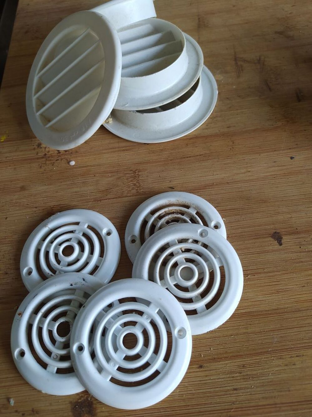 lot de grilles d'a&eacute;raion pvc blanc diam 100 et 60 mm Bricolage