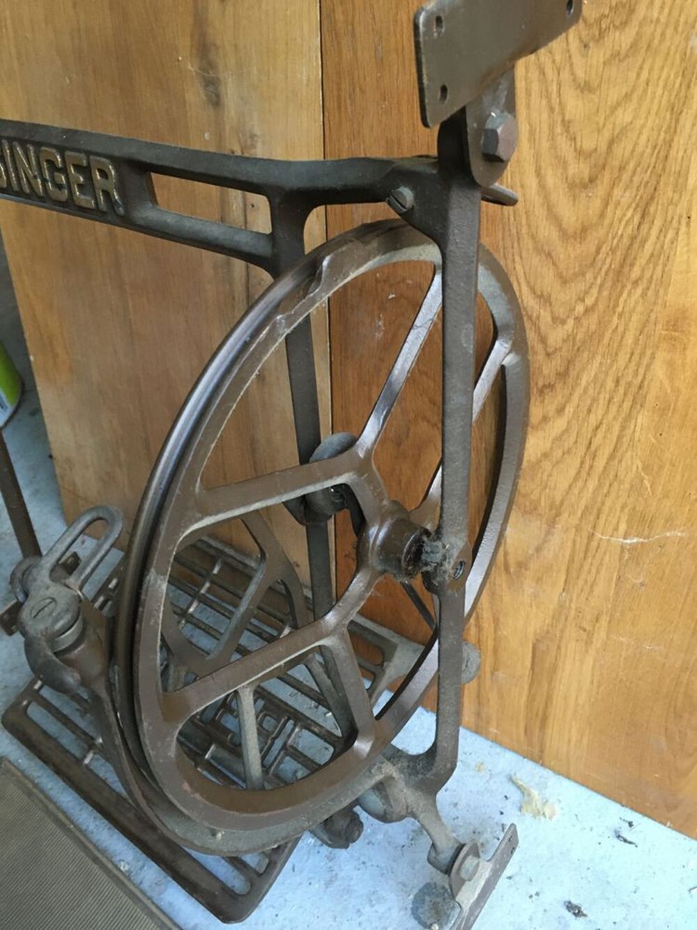 M&eacute;canisme complet de machine &agrave; coudre Singer &agrave; p&eacute;dalier 