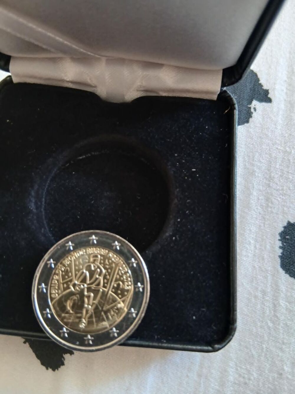  Lot de cinq pi&egrave;ces de collection de 2  N&deg; 1396 