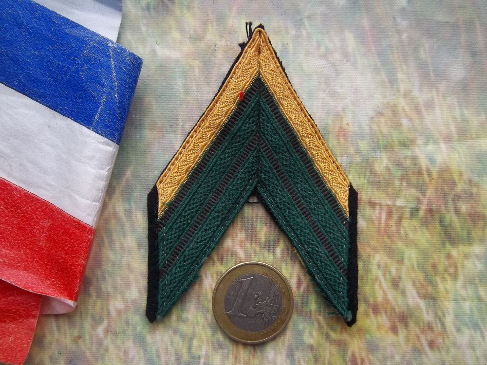 grade militaire caporal chef r&eacute;giment du train insigne colle 