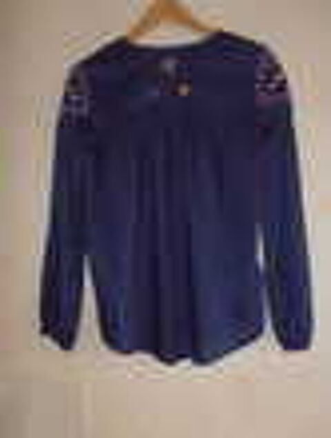 Tunique bleue perl&eacute;e Vtements