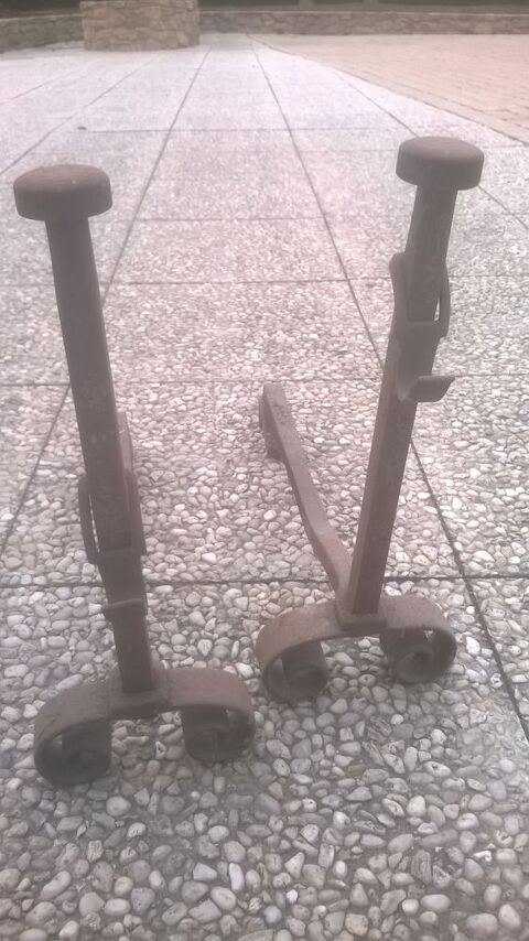 paire de chenets 0 Montsrs (53)